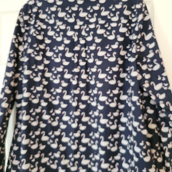 Banana Republic Womens Size XL Blue Swan Print Long Sleeve Button Up Shirt - Picture 6 of 6